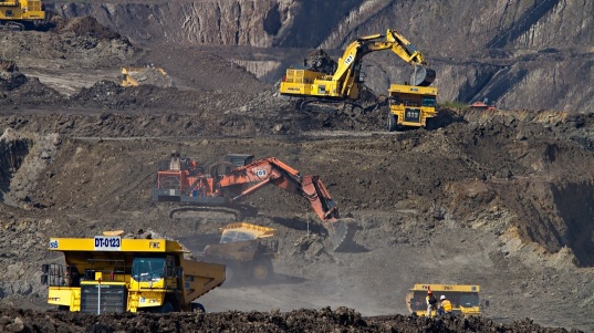 地球能源公佈新收購 PT 特里亞尼礦山的首批煤炭出口貨運