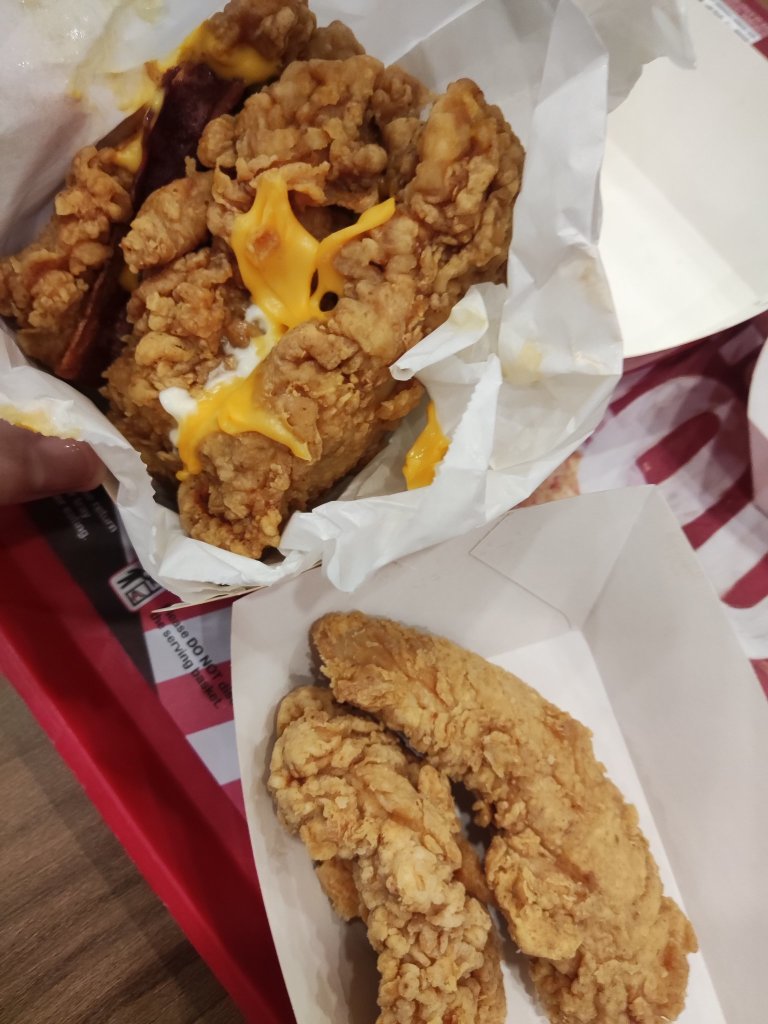 为 sweet tendies 和 tripledown（适合矮个子）汉堡加油！