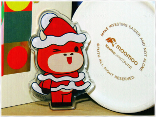 FUTU MooMoo Fridge Magnet featuring MooCow in Santa Claus costume