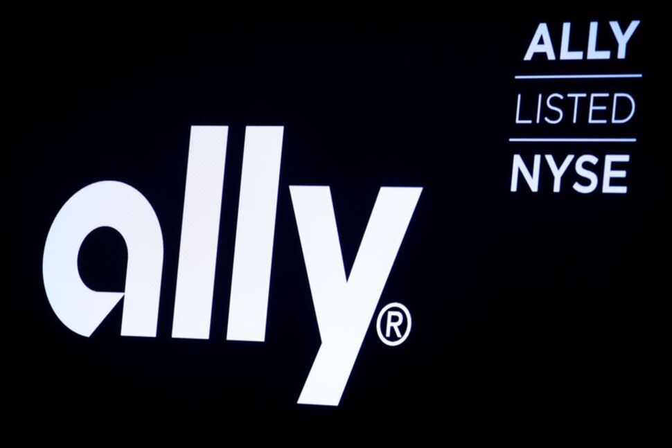 Buffett's Berkshire boosts Ally, Activision holdings
