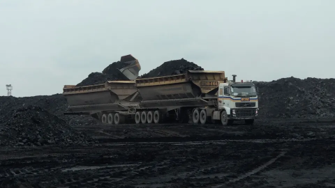 DBS銀行は、アダロの石炭採掘活動に対する投資信託を停止すると発表した