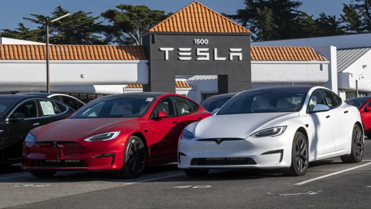 特斯拉在汽车交付量下降后削减了美国Model 3和Model Y的价格 - CNBC