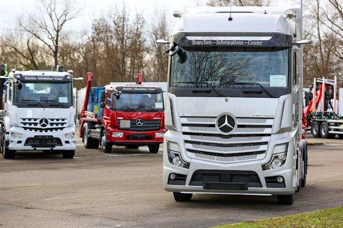 Daimler Truck Gains in Debut After Historic Split From Mercedes