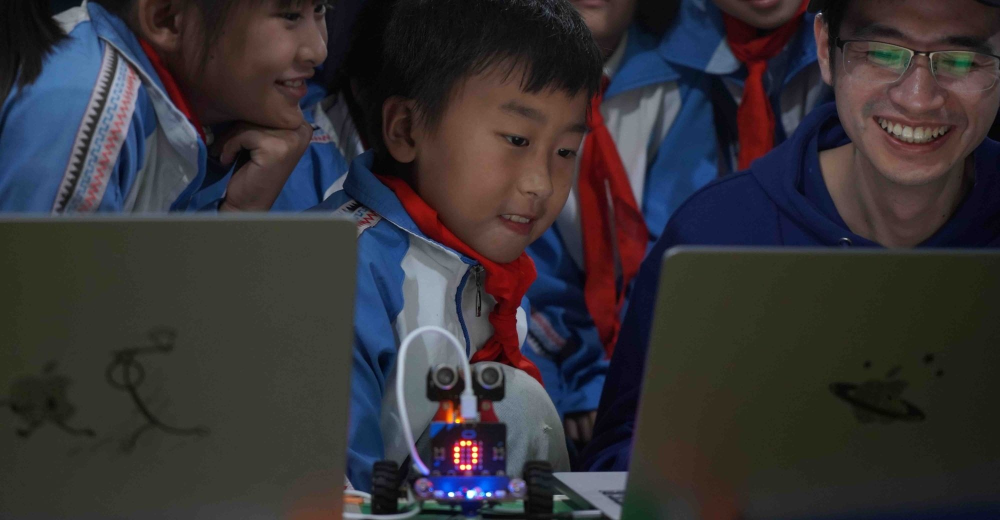 Alibaba Programmers Help Tech Dreams of Children in Undeveloped Areas