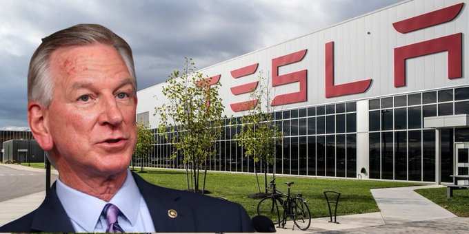 Senator Tommy Tuberville (whose net worth is approximately $16m) is betting against Tesla.   Tuberville recently invested $50k in $Tesla(TSLA.US)$ $190 puts exp...