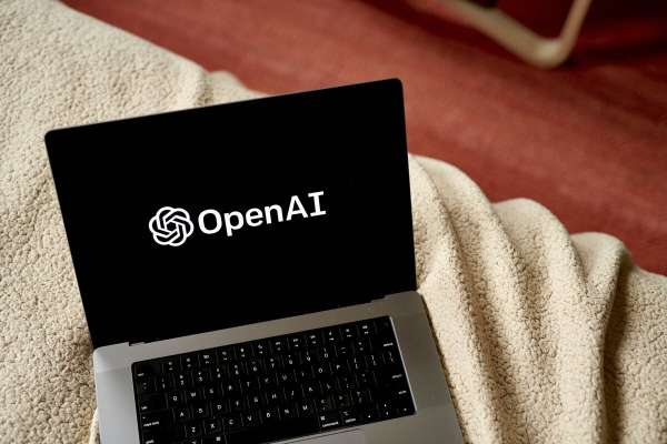 《华尔街日报》称，OpenAI寻求在可能的股票出售中估值900亿美元