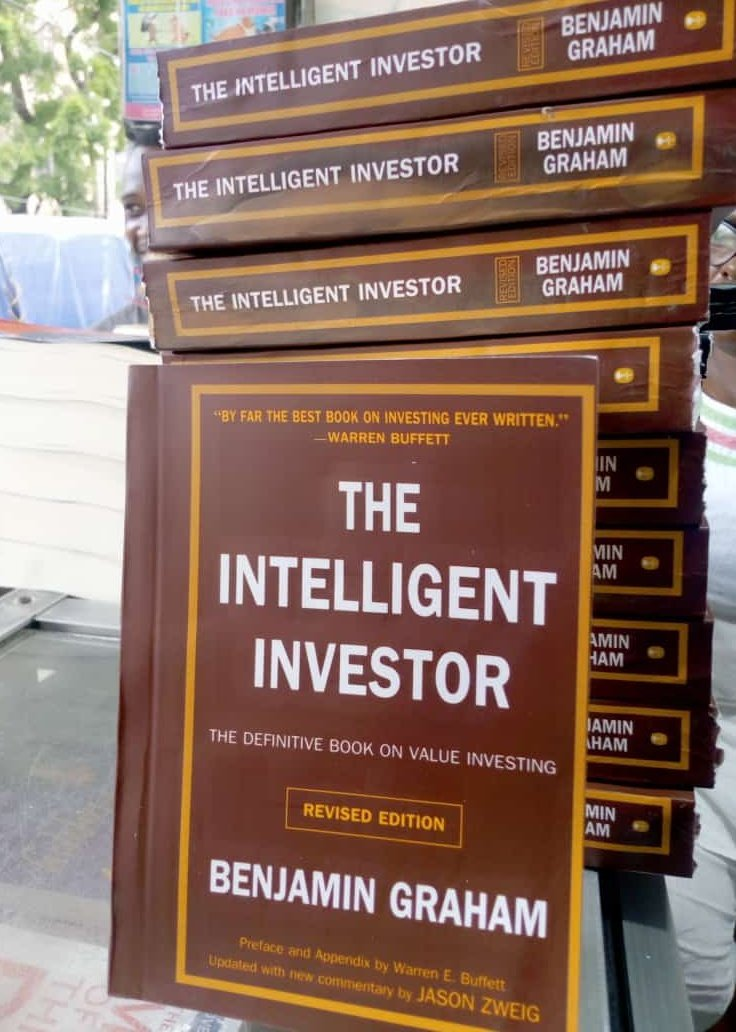 When legendary investor Warren Buffett was asked what the best money advice he ever received,he replied “by far the best book on investing ever written,