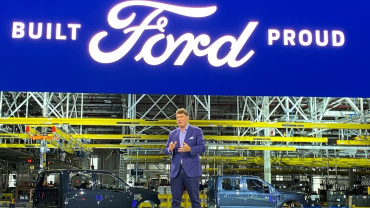 Ford beats expectations and raises dividend as company sells more of its top models