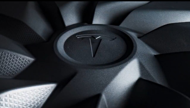 看了下2個視頻、今晚就是跑車