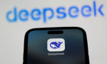 科技优势：DeepSeek 大型模型引领算力需求，AI 算法平台打造高性能基础