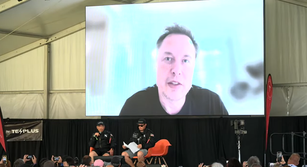 Musk：SpaceXと共同で、Teslaの新型スポーツカーは飛べます！最速で来年の公開予定です！