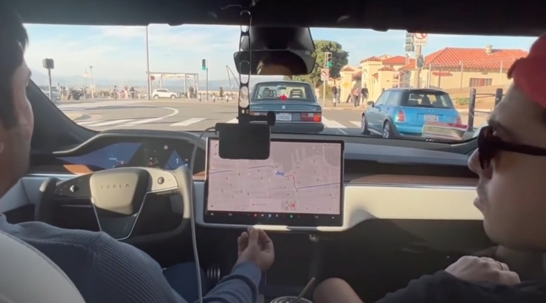 Watch Tesla FSD demo by a professional!