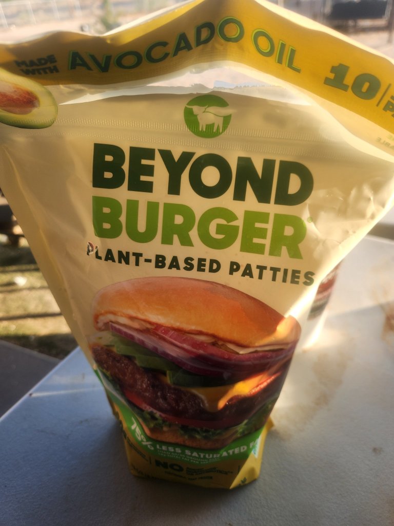I AINT GON LIE THESE PRETTY SMAKCC! AINT LIKE AN ORIGINAL MEAT BURGER BUT IT WILL DIFFENTLY DO!!