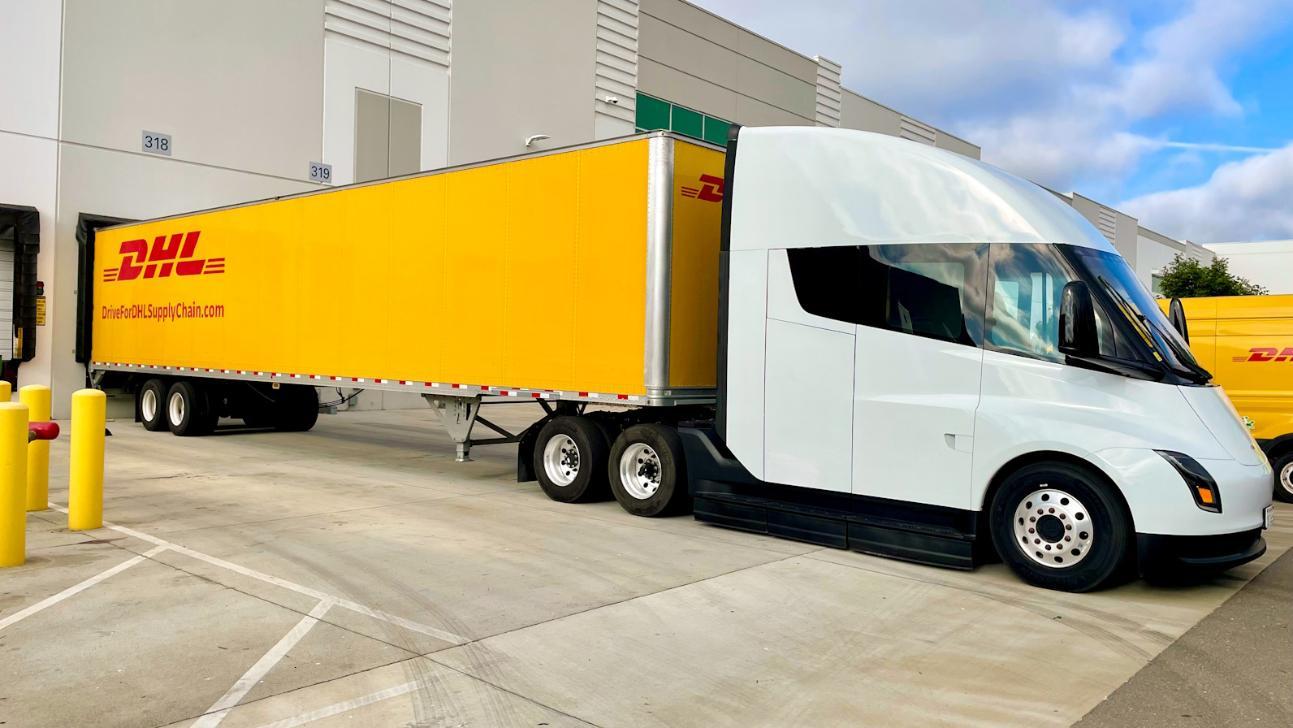 $Tesla (TSLA.US)$ Update on Tesla SEMI Tesla Semi exceeds DHL's expectations.  Over a two-week trial period this summer, DHL Supply Chain USA took a thorough lo...