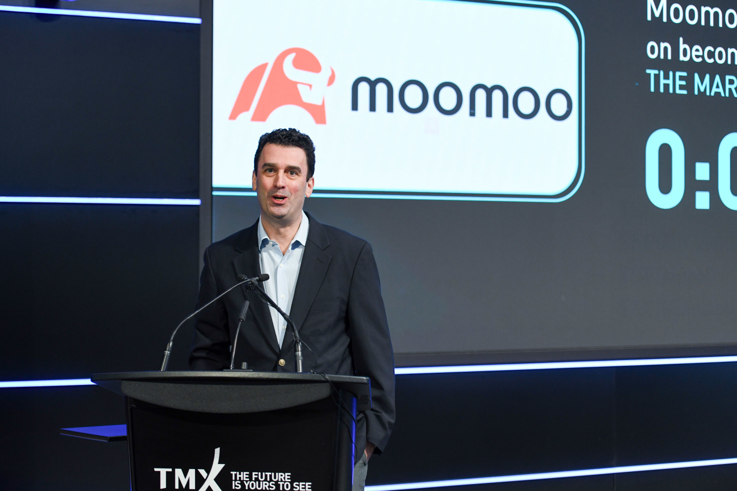 全球交易平台 Moomoo CA 在多倫多證券交易所打響開幕鈴