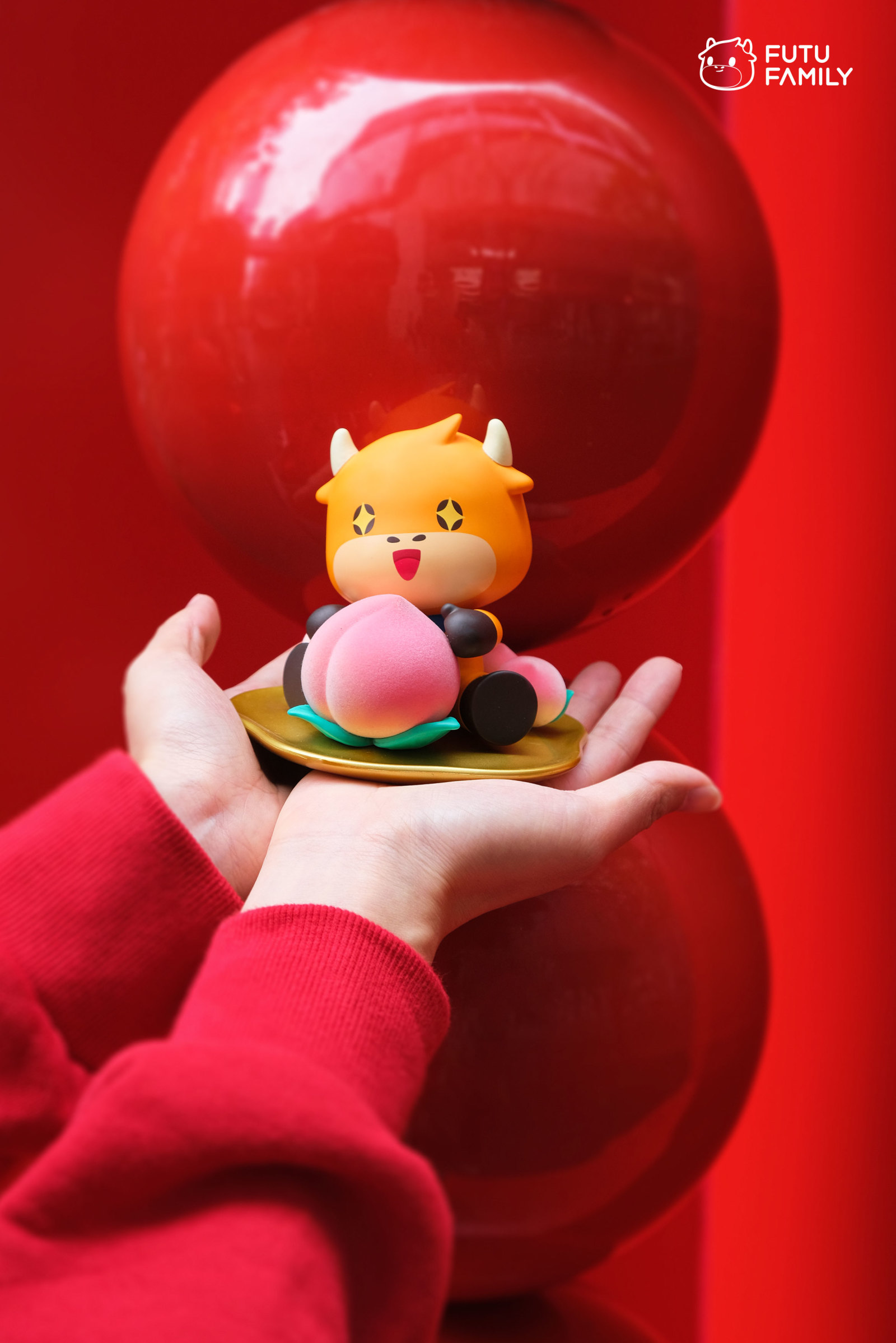 Hi, mooers! Are you ready to jump into 2025 with excitement? We're delighted to lead the way by introducing our first collectible of the year—the Lively Moo! As you've just seen, the Lively Moo isn't just any collectible; it embodies joy and creativity for the upcoming year. Plus, we've crafted special red envelopes for the Lunar New Year. 🧧 Join us as we delve into the charm and features of these exciting new items! 👀 🚨 Heart-melter alert! 🚨...