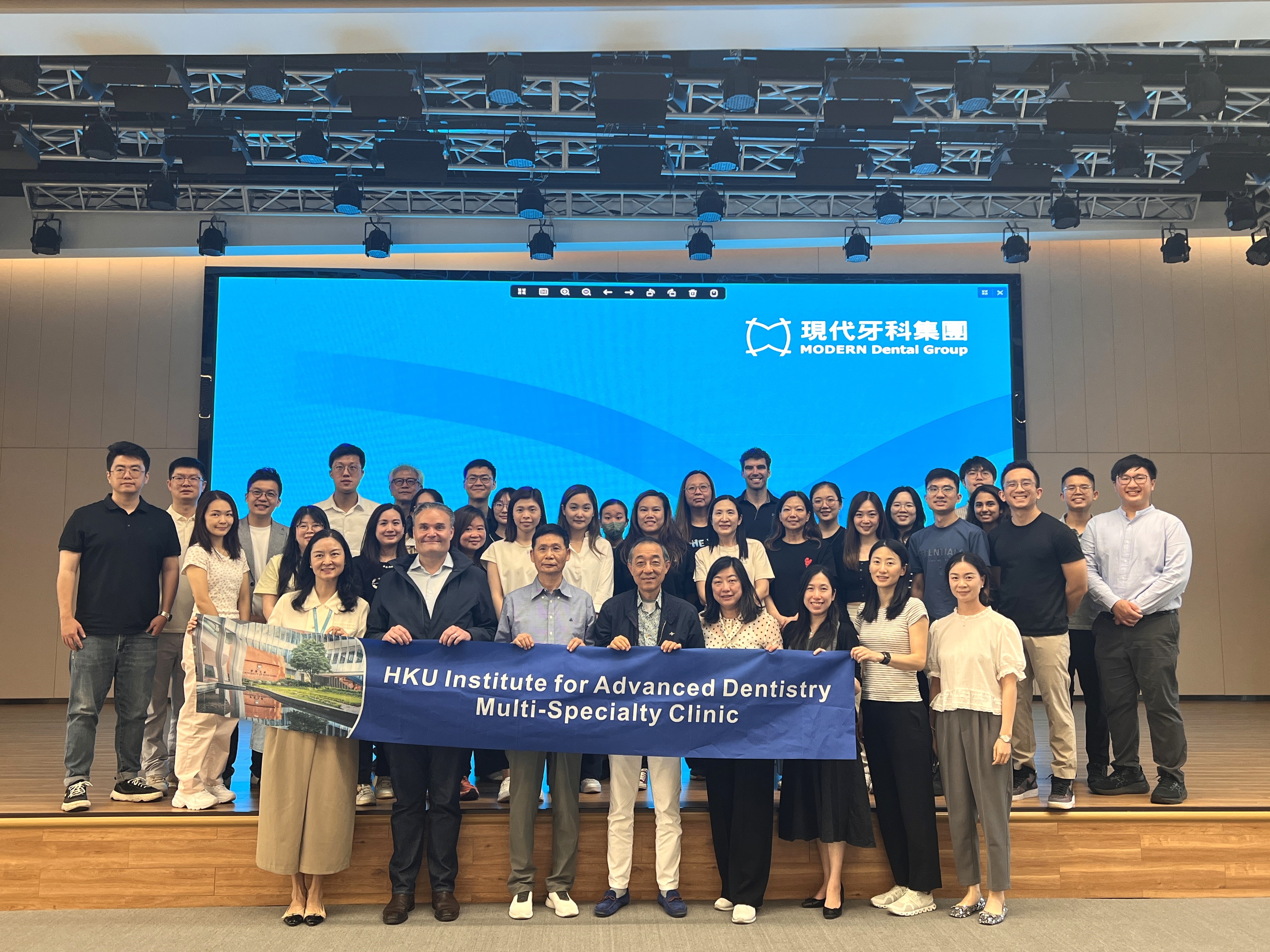 与香港大学爱文思控股的洞察与合作日
